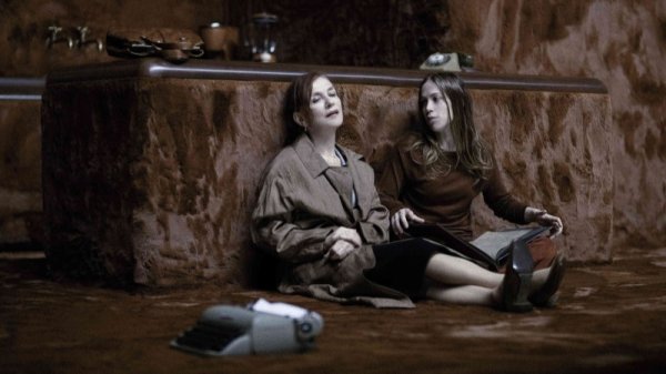 配资平台公司 71岁法国影后于佩尔，在北京上演《玻璃动物园》的故事